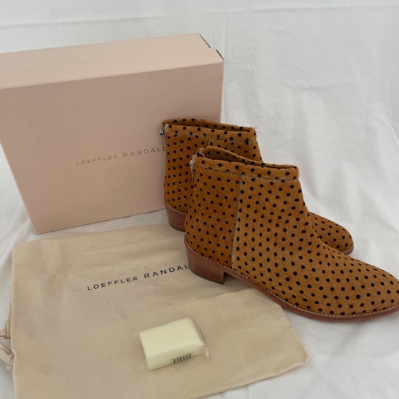 Loeffler Randall size 9.5 never worn 🤍 - Picture 8 of 8